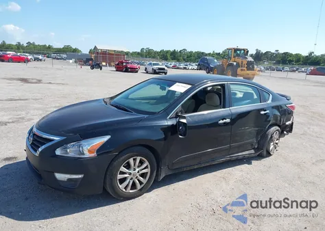 2015 Nissan Altima 2.5 S из США, поврежденный, VIN 1N4AL3AP6FC128328